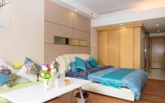 Yoyo Wales Apartment