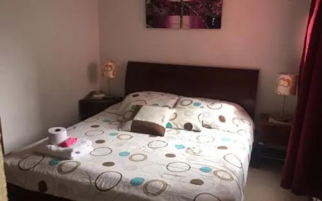 HABITACIóN EN SANTA TERESA