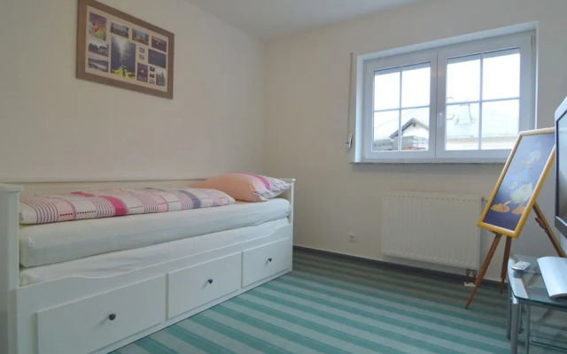 Beautiful Holdiday Home in Ulmen Near the Lake