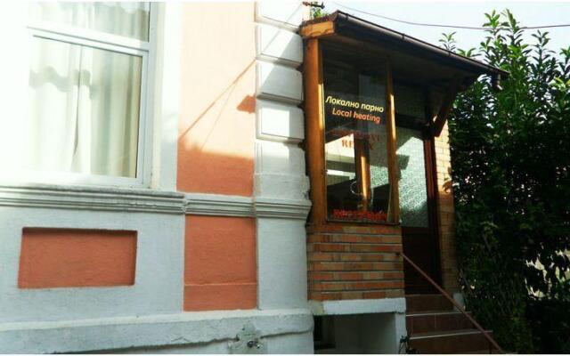 Отель Davidovi Relax Guest Rooms Болгария, Варна - отзывы, цены и фото номеров - забронировать отель Davidovi Relax Guest Rooms онлайн вид на фасад