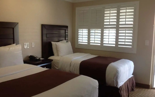 Raincross Hotel