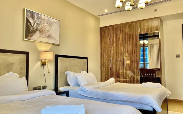 SuperHost - Elite Apartment With Canal and City Skyline Views
