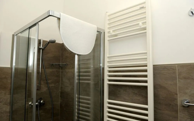 Della Torre Rooms
