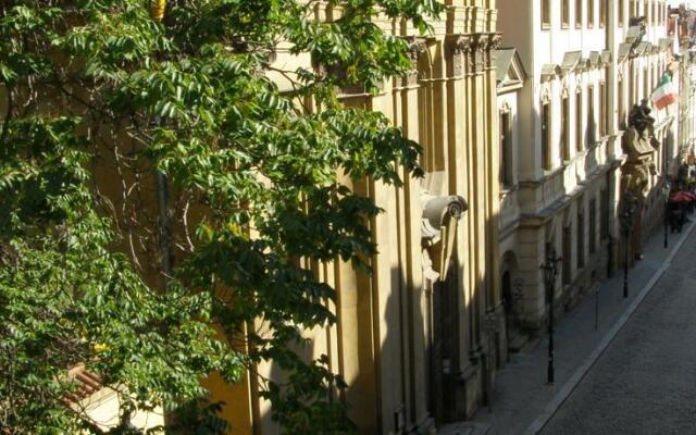 Отель Little Quarter Hostel Чехия, Прага - 11 отзывов об отеле, цены и фото номеров - забронировать отель Little Quarter Hostel онлайн вид на фасад