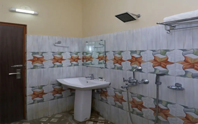 Hotel Sea Horse by OYO Rooms