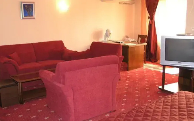 Troyan Plaza Hotel