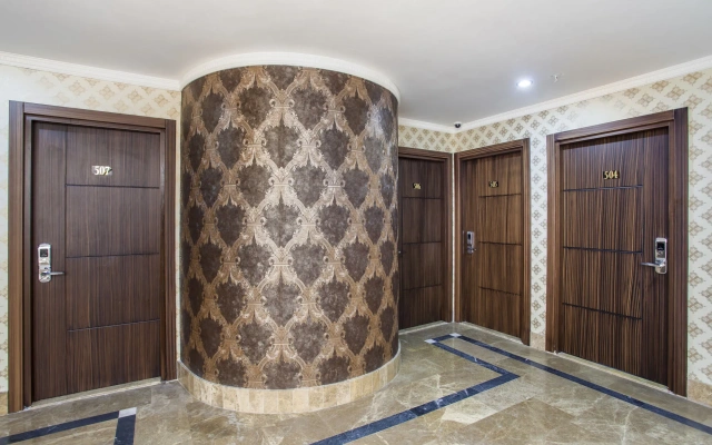 Ayhan Hotel