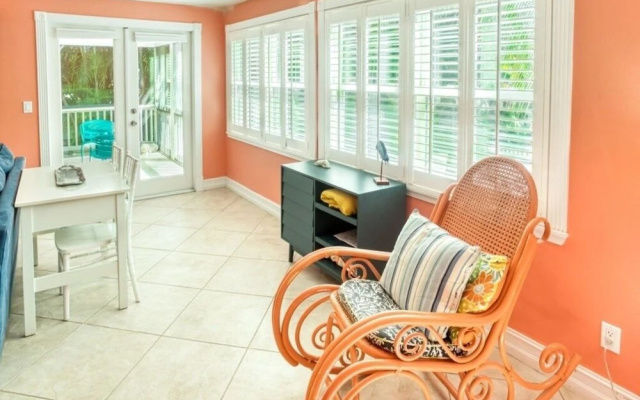 Lollipop 3 Bedroom Home by RedAwning