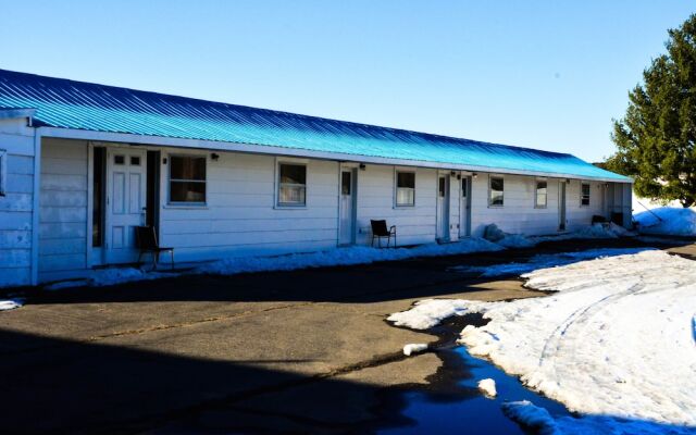 Отель Auberge du Village Shawville Motel вид на фасад