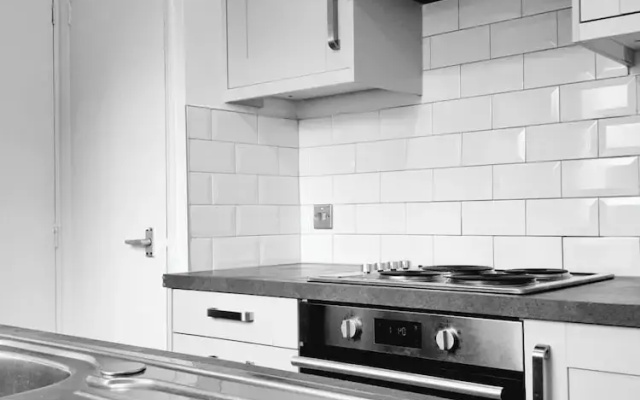 1 Bed Flat - Sleeps 2 - Parking - Wifi