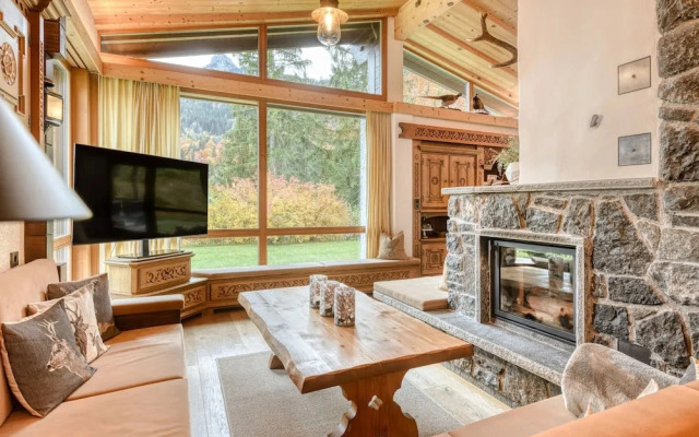Luxurious and Calm Central Hideaway