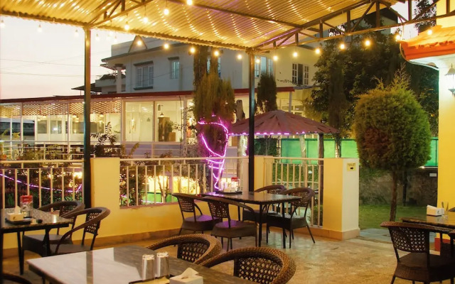 555 Home Stay and Restaurant