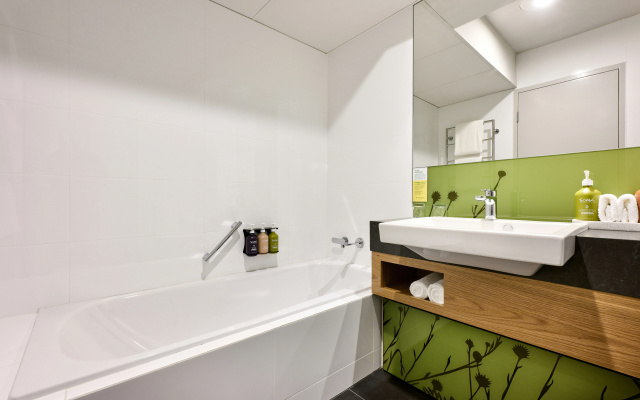 Holiday Inn Perth City Centre by IHG