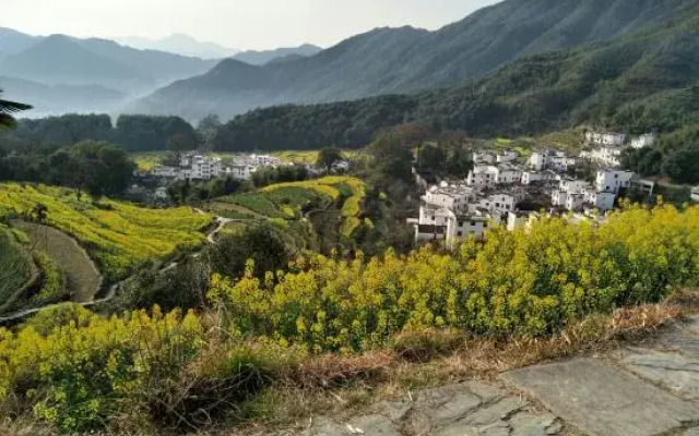 Jiangling Huafeng Inn