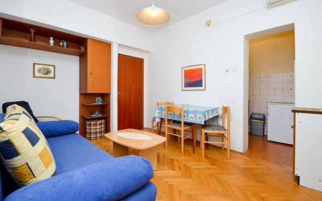 Apartment and Rooms Biserka