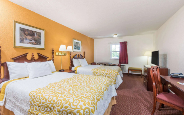 Days Inn by Wyndham Amherst OH – Near Cleveland, Cedar Point & Lake Erie