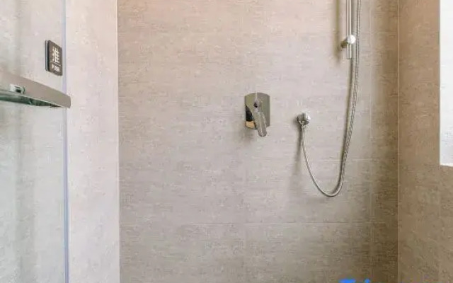 Homeinn Plus Hotel (Datong University South Railway Station)