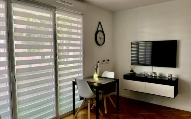 Superbe Studio Lumineux Haut de Gamme Tout Confort