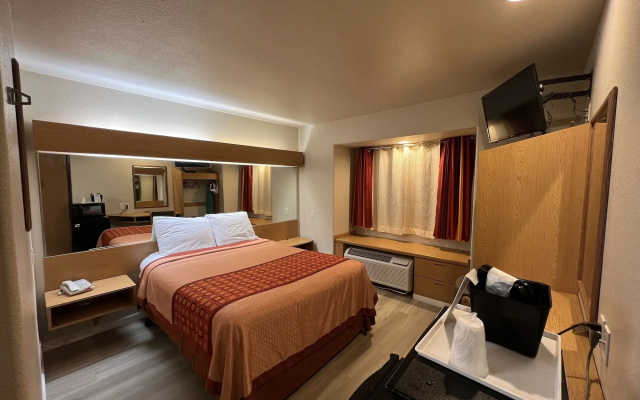 Americas Best Value Inn & Suites Ada