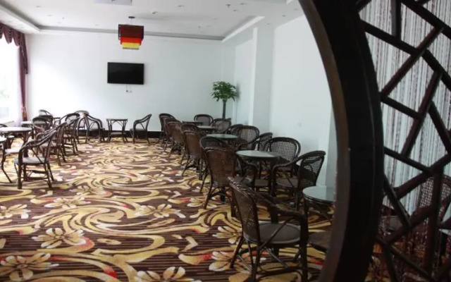 Water Atrium Resort