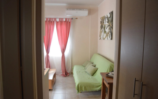 Akis Apartments