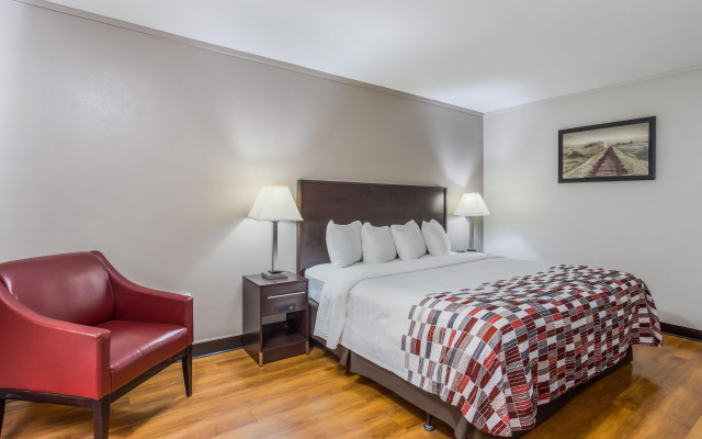 Red Roof Inn Meridian