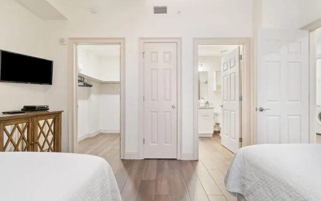 Vista Del Mar 402