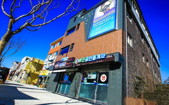 Отель Goodstay Daegwallyeongsanbang Южная Корея, Пхёнчан - отзывы, цены и фото номеров - забронировать отель Goodstay Daegwallyeongsanbang онлайн вид на фасад