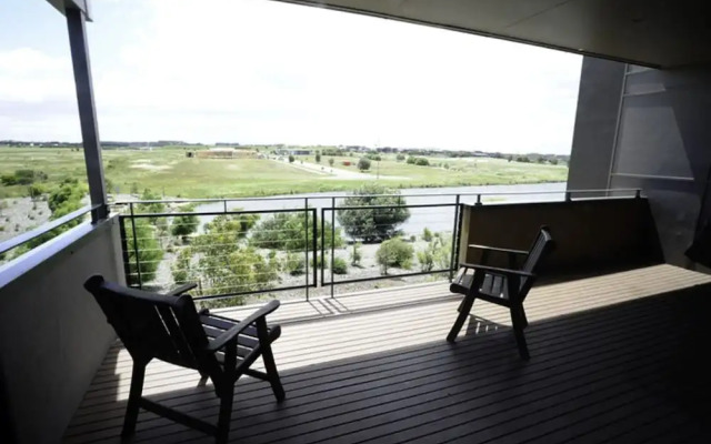Stylish 4 Bedroom Condo