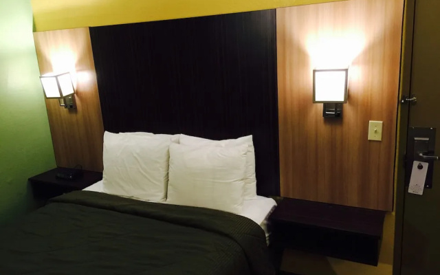 Travelodge Buffalo University District