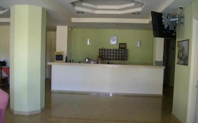 Tzevenos Hotel Apts