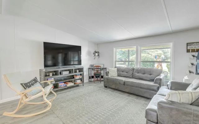 Riverfront Granbury Home w/ Patios & Boat Dock!