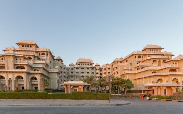 Отель Maison Privee - Grandeur Residence вид на фасад