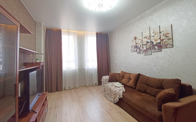 Аристархова, 3