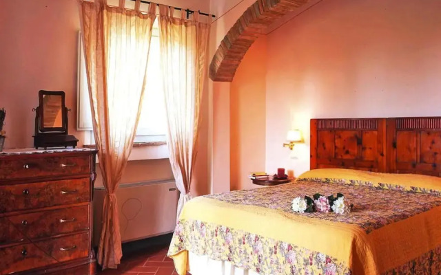 Apartment in Tuscany With Golf & Pools