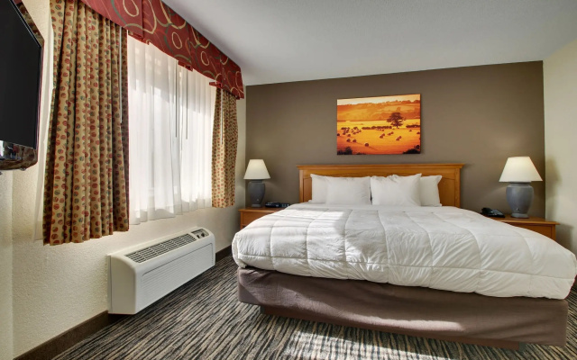 EverSpring Inn & Suites