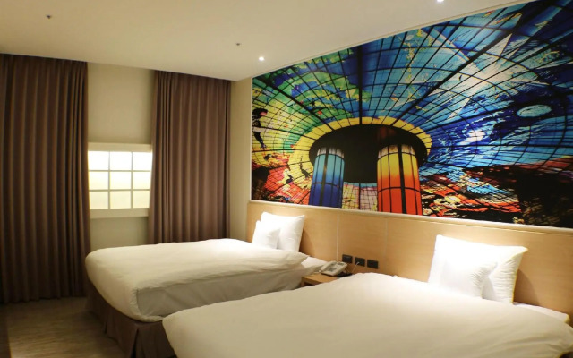 Chii Lih Hotel - Kaohsiung Love River