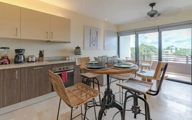 1 Bedroom Condo Pool & Gym - Veranto 210
