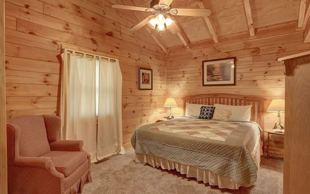 Hillside Haven 1 Bedroom 1 Bathroom Cabin