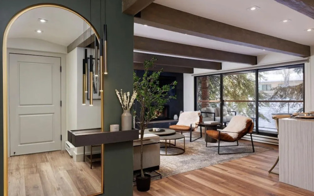 Chateau Eau Claire Unit 13