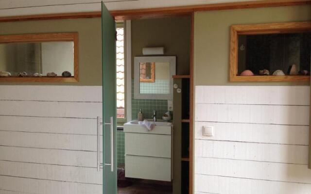 Отель Calis Bed and Breakfast вид на фасад
