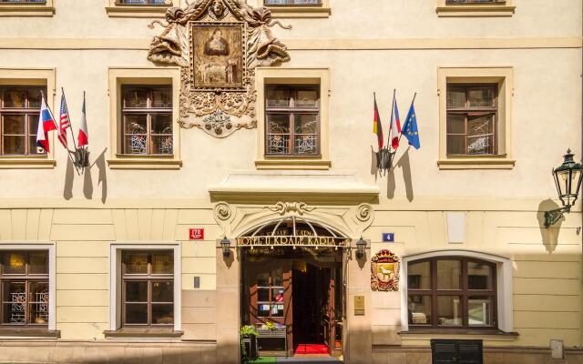 Hotel U Krale Karla вид на фасад