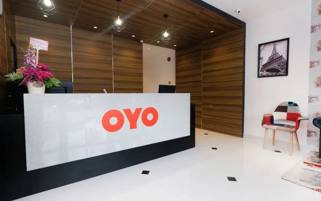 OYO 1139 W Hotel Cemerlang