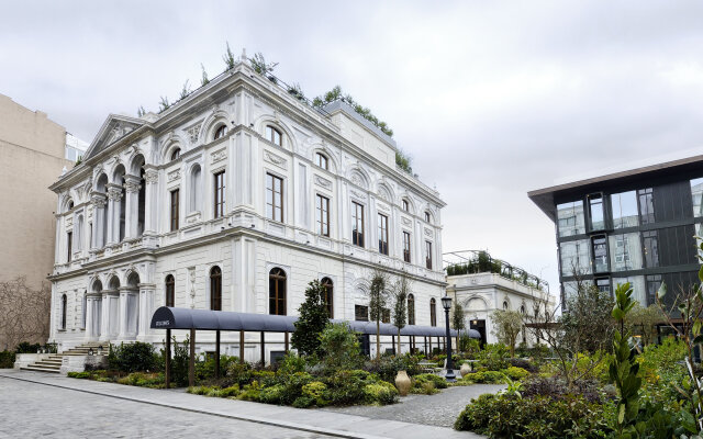 Отель Soho House Istanbul вид на фасад