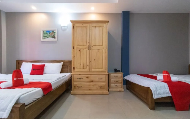 RedDoorz Plus near Vincom Go Vap 3