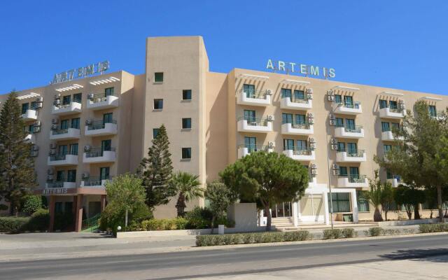 Artemis Hotel Apartments вид на фасад