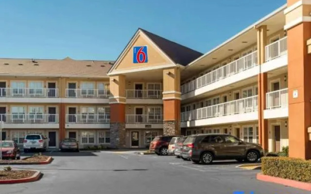 Motel 6 Suites Sacramento Arden Way CA