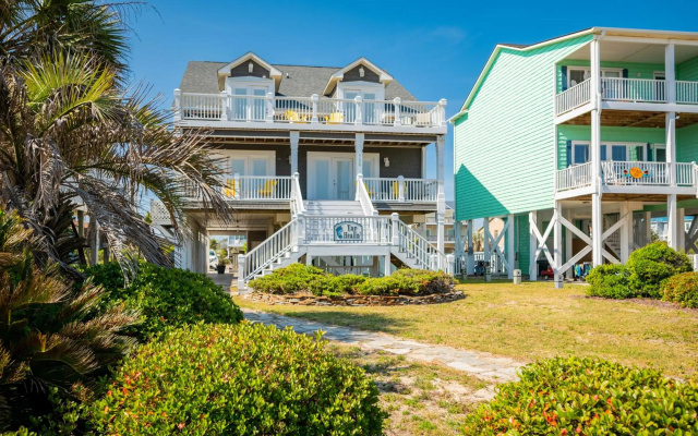 Tar Healin by Oak Island Accommodations