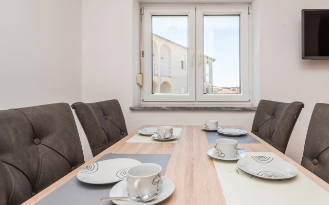 Apartment Antonia 220m from the beach