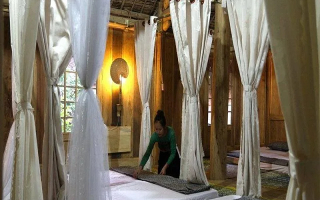 Hoa Ban Stilt House